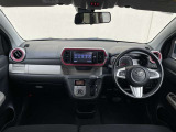 コックピットはブラック