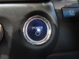 スマートキー装備車なので、キーを取り出さなくてもエンジン始動が可能です。