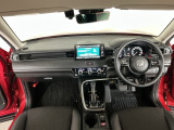 【前方視界】開放的な前方視界!運転がしやすく疲れにくいです♪窓が大きく、見通しがとっても良いおクルマですよ♪