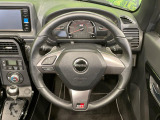 【純正革巻きステアリング】上質な革を使用することで、手にしっかり馴染みとても運転しやすいハンドルです♪