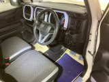 シートはフィット性も良く、楽な運転姿勢を保てます。