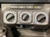 寒い冬も暑い夏も全席に快適な空調を届けてくれる、ダイヤル式エアコンを装備♪