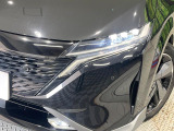 【LEDヘッドライト】悪天候や夜間走行時も良好な視界を確保し安心して運転できる高輝度LEDヘッドライトを装備!点灯速度が早く、消費電力も抑えられています。