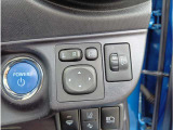 【電動格納式ドアミラー】サイドミラーは電動格納式となっております!狭い駐車場などでの接触等のリスクも抑えられます!