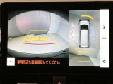全周囲カメラ付きで車庫入れも安心ですね。