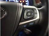 ハンドルから手を放さずに操作出来ますので、安全運転にもつながりますね