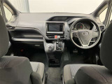 見通しのよいすっきりとした視界で、誰でも運転しやすいです。運転のしやすさは疲れにくさにも繋がりますよ♪