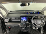 【前方視界】開放的な前方視界!運転がしやすく疲れにくいです♪窓が大きく、見通しがとっても良いおクルマですよ♪