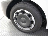 かっこいいホイールですね。 車のイメージを大きく左右するホイール部分はコダワリを持ちたいですね。