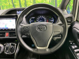 【純正革巻きステアリング】上質な革を使用することで、手にしっかり馴染みとても運転しやすいハンドルです♪