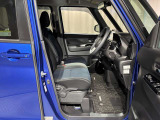 運転席も広々でゆったりとした気分で運転できます♪