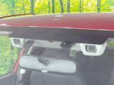 【アイサイトVer2】前方の車両等を検知し、衝突しそうな時は警報で注意を促し、ブレーキを踏む力をサポート。ブレーキを踏めなかった場合は衝突被害軽減ブレーキが作動、衝突回避をサポートします。