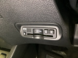 ハンドルの左下にETCがついています。高速道路の料金所の通過も楽々です!。 カードの取り出しもしやすい場所についています。