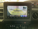 【バックカメラ】運転が苦手な方も車庫入れラクラクです!ギアをリバースに入れれば自動的に切り換わりますので、面倒な操作は不要です♪狭い駐車場もお車を傷つけず安心ですね!