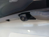 バックカメラが付いているので後方確認が非常にしやすいです。今や運転初心者も熟練者も必須装備!ついていて損はないですね♪