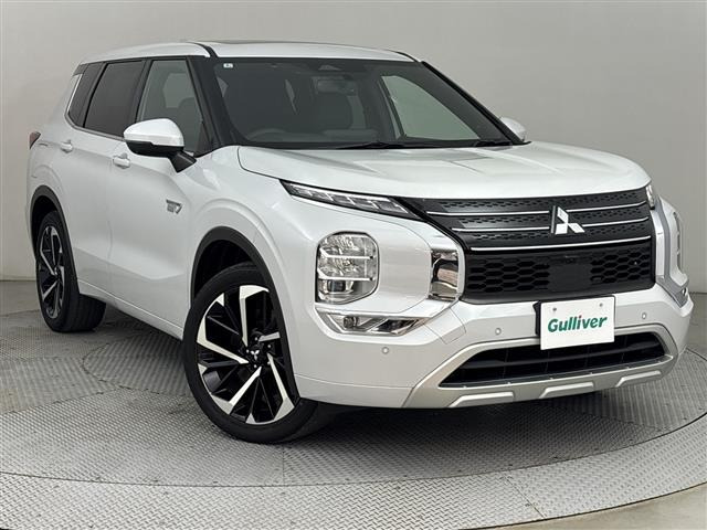 アウトランダー PHEV 2.4 P 4WD 本革シート
