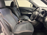 運転席も広くゆとりのある室内です