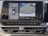 車の上から見下ろしたような360度見えるアラウンドビューモニター搭載してます!狭い駐車場や暗い場所でも安心して駐車出来ます!