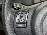 ステアリングスイッチ装備!運転しながら手元でオーディオの操作などができます。