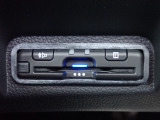 ■【ETC車載器】が装備されています。セットアップをしてお渡しとなり、ETCカードを差し込むだけで高速道路の利用が可能です。