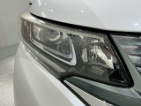 LEDヘッドライトは、点灯の瞬間から最大光量を発揮し、突然暗くなるトンネルなどでの安定感を高めます。