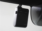 ◆ドライブレコーダー◆映像・音声などを記録する自動車用の装置です。 もしもの事故の際の記録はもちろん、旅行の際の思い出としてドライブの映像を楽しむことができます。
