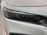 LEDヘッドライトは、点灯の瞬間から最大光量を発揮し、突然暗くなるトンネルなどでの安定感を高めます。