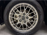 「トヨタ純正アルミホイール」を装着!純正なので車のデザインともマッチしています。高級感やスポーティーさを際立たせてくれます。