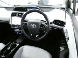 【運転席】運転席周りの画像です。プロの手で隅々までクリーニングしています。ご来店いただき実際に見てみてくださいね☆
