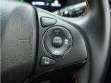 ◆アダプティブクルーズコントロール◆予め設定した車速内でクルマが自動的に加減速。前走車との適切な車間距離を維持しながら追従走行します。【LKAS】車線維持支援システムでステアリング操作を支援。