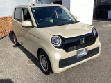 自社整備工場で点検整備をおこなってからお渡ししています。車検が残っている場合は『12ヶ月点検整備』を、車検整備付きの場合は『車検整備』をおこないます。整備費用は車両本体価格に含まれています。