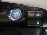 オシャレなインテリアで運転する気分も盛り上がりますよね^^