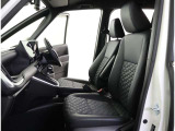 高いホールド性で運転姿勢が安定します。長距離ドライブでも疲れにくいのが魅力です。快適なドライビングライフをお送りください♪