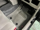 嬉しい純正フロアマット付き♪ 状態も良好です(^^♪