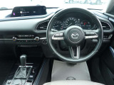 ◆チルト&テレスコピックステアリング◆ドライバーのさまざまな体格に応じて適切な運転姿勢を取りやすいよう、ハンドルの前後位置と高さを調整できます◆
