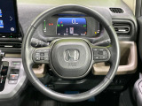 【純正革巻きステアリング】上質な革を使用することで、手にしっかり馴染みとても運転しやすいハンドルです♪