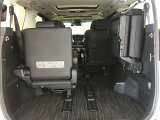 開口部の広いラゲージスペースは、ゴルフバックなどの荷物もラクラク積み込めます。