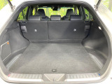 【パワーバックドア】スマートキーや運転席のボタンを押すだけでリアゲートが自動で開閉します!荷物を持っている時や、高い位置にあるバックドアを閉める際に便利な機能です♪