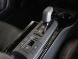 電動パーキングブレーキ・ブレーキホールドを装備してます。ホールド機能は信号待ちが多い一般道で疲労軽減になり、大好評です!