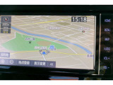 純正7インチT-Conecctナビを装備。タッチパネル式で使いやすく、お出かけもラクラクです。