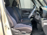 運転席、助手席シートです。実際お座りいただくのが、分かりやすいと思います。お気軽にご来店ください