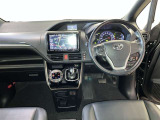 すっきりとしたデザインの内装は、さすがトヨタ車の上品さを感じます。