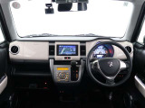 見通しのよいすっきりとした視界で、誰でも運転しやすいです。運転のしやすさは疲れにくさにも繋がりますよ♪