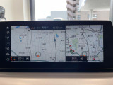 BMWのナビゲーションは操作性も良く、詳細な地図情報と交通状況を見やすく表示し、快適なドライビングをサポートしながら目的地までナビゲートします。