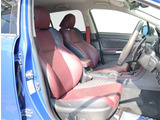お車選びをお楽しみ頂けるよう、在庫車の展示スペースを十分に確保しております。