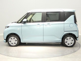 【左サイド】便利なパワースライドドアは左側に装備。狭い駐車場でも隣を気にせずスムーズに乗り降りができ、お荷物が多い日も安心です。