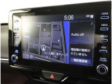純正ナビを装備。タッチパネル式で使いやすく、お出かけもラクラクです。