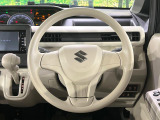 インテリアに合わせたデザインのステアリングは、運転される方のことも考え、運転しやすい形状、大きさです。是非一度、実際に触ってお確かめください。