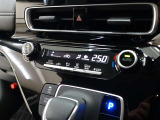 オートエアコンを装備しております!自動で調整してくれますので、車内も快適です☆