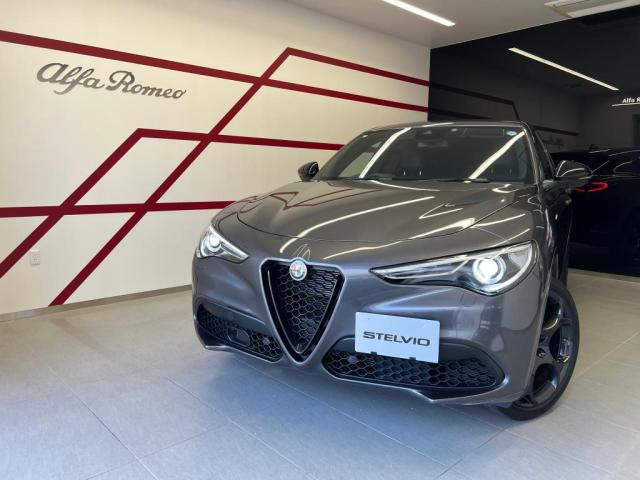 ステルヴィオ 2.0 ターボ Q4 ヴェローチェ 4WD